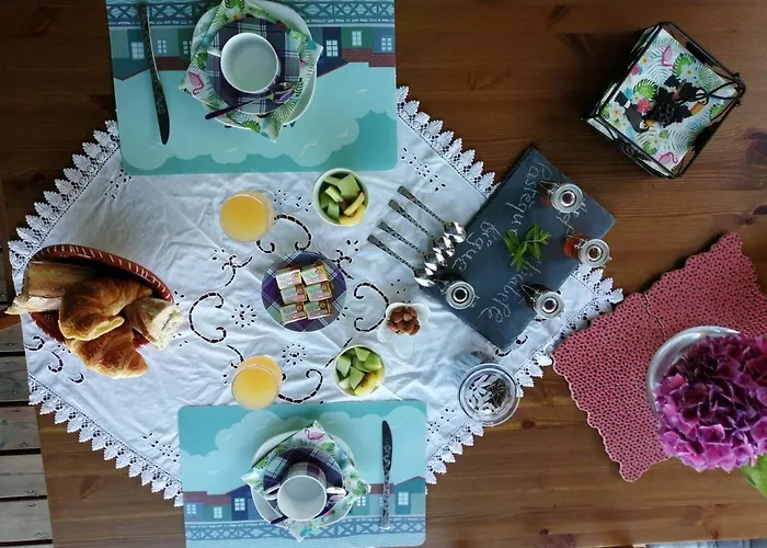 לינה וארוחת בוקר D'hote Margot'te