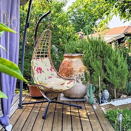 D'hote Margot'te Oda ve Kahvaltı